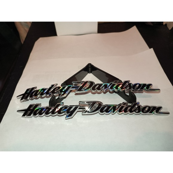 OEM Softail Deluxe LH/RH Fuel Tank Medallion 14100754 set of 2 - Picture 6 of 7